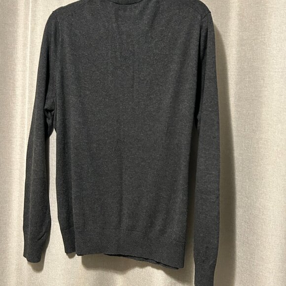 Banana Republic Grey V-Neck Sweater - Wool, Silk, Cashmere Blend - Men's Med - Picture 4 of 10
